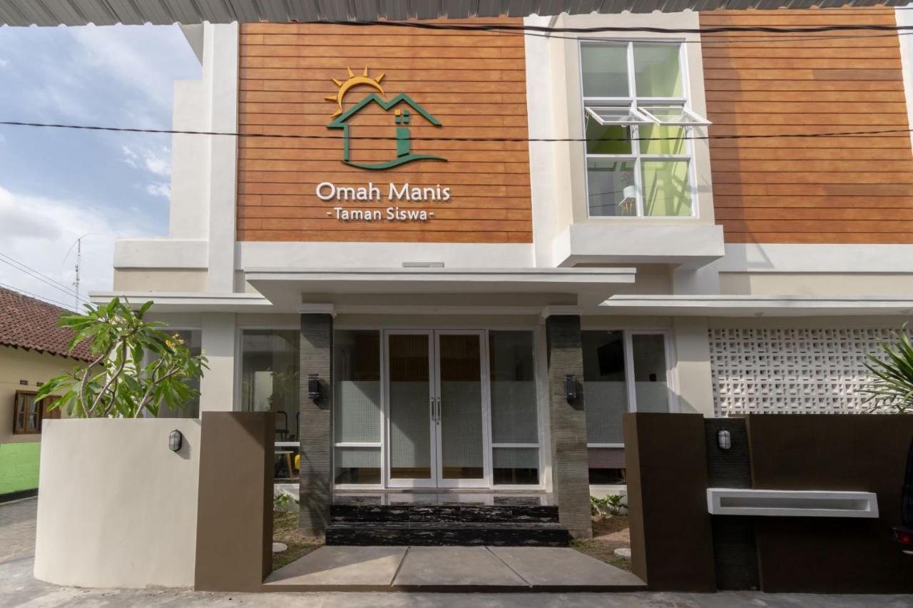 Omah Manis Hostel Yogyakarta Exterior photo