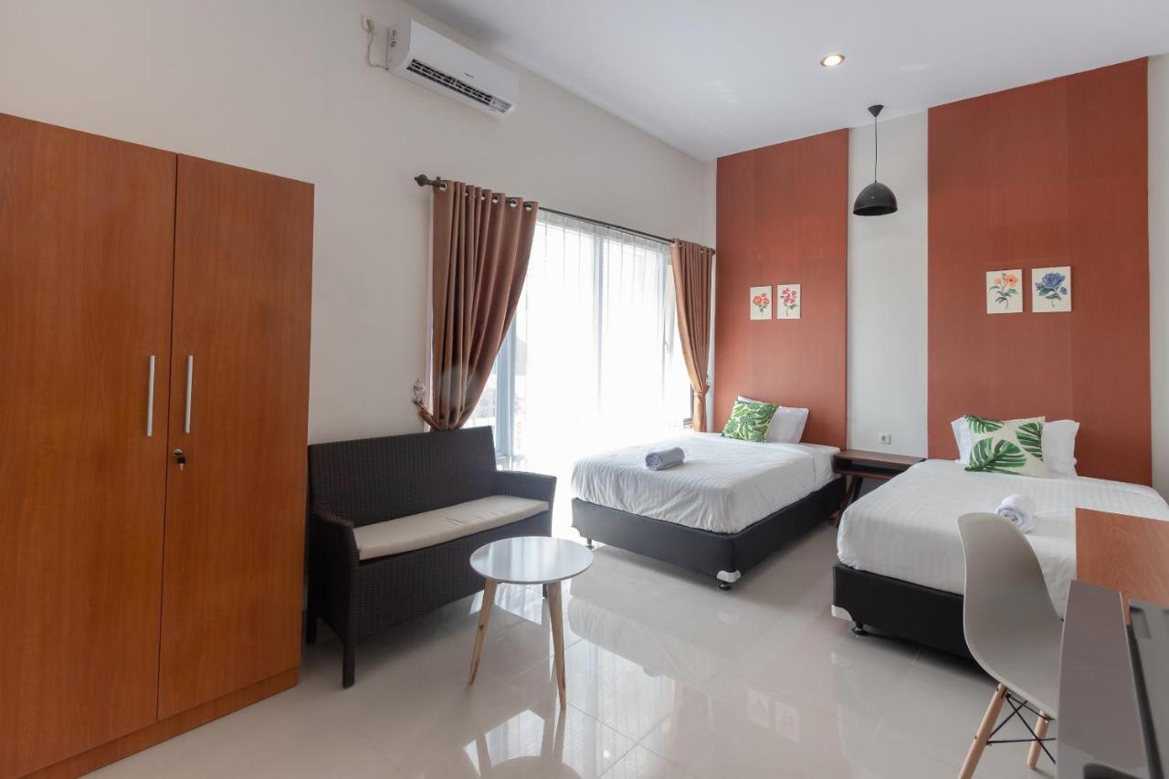 Omah Manis Hostel Yogyakarta Exterior photo